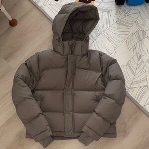 ARITIZA TNA Puffer Jacket in Taupe SMALL